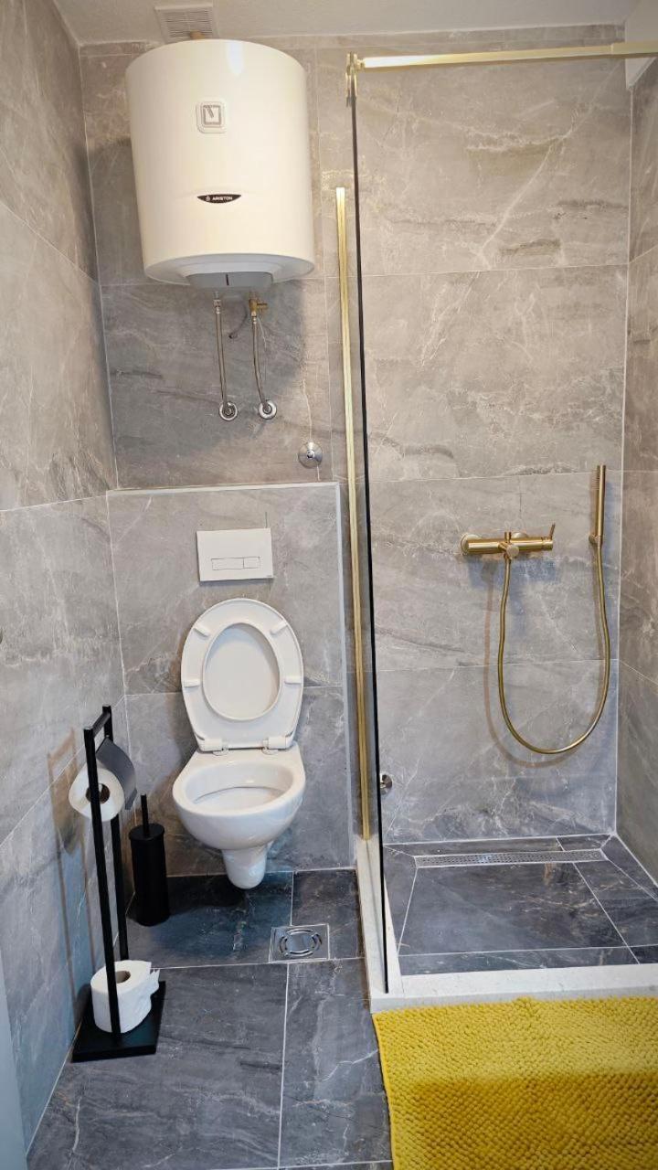 Apartmani Radovic Bijela Exterior foto